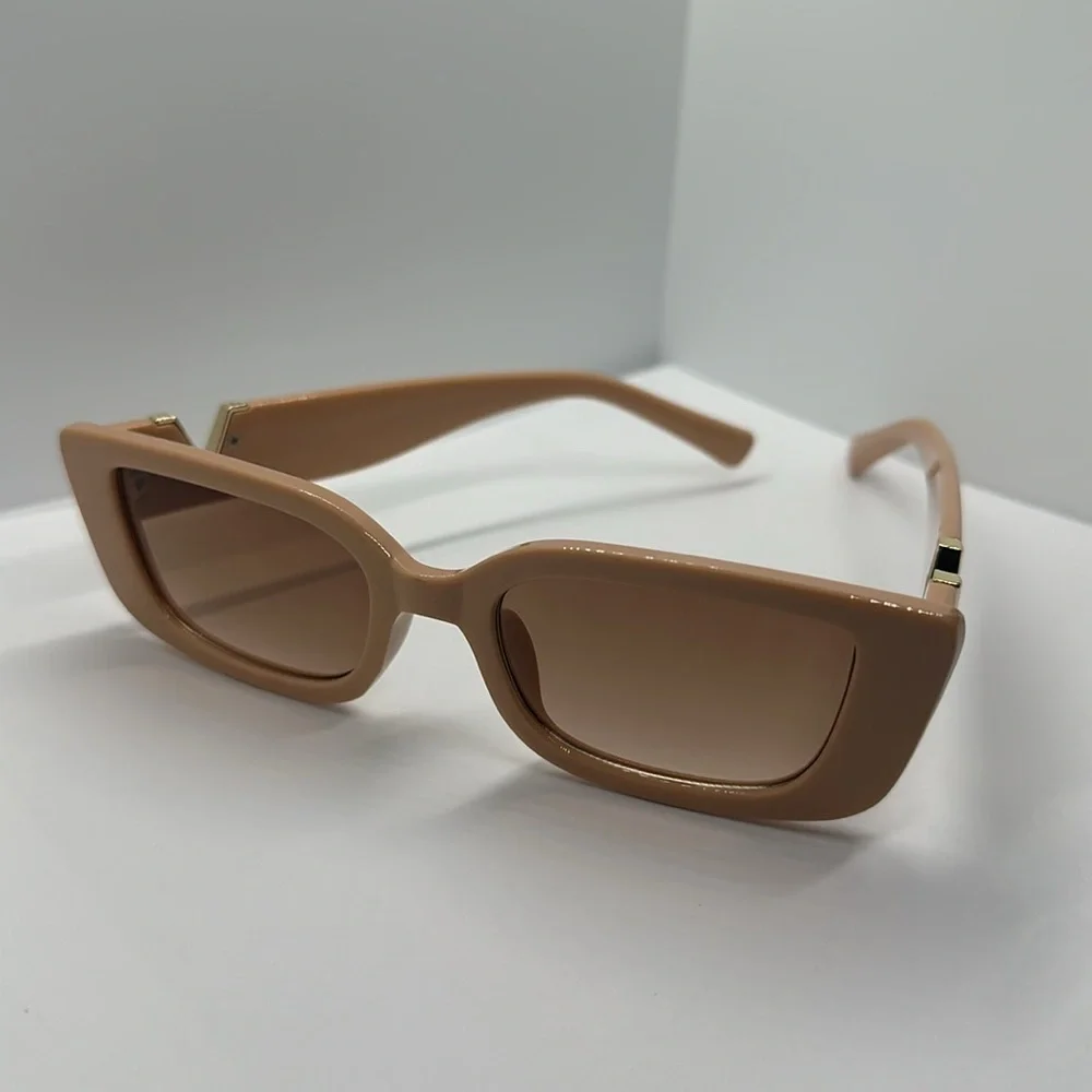 Chic  Retro Nude Square Sunglasses Gold V Detail UV Protection Trendy Shades